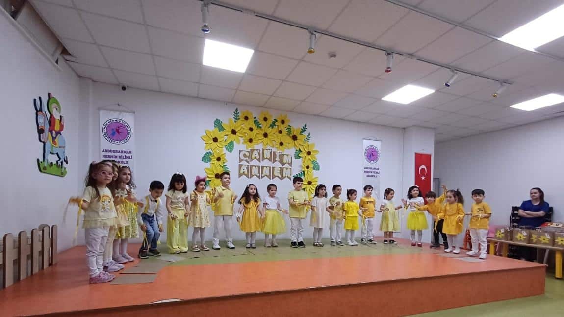 Anneler Günümüz Kutlu Olsun